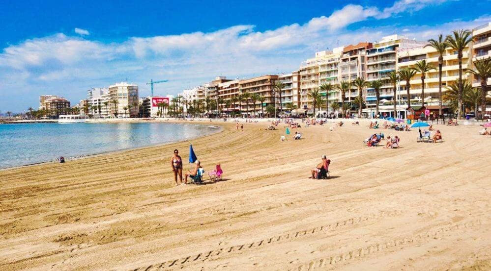 Piso En El Centro Apartment Torrevieja Exterior photo